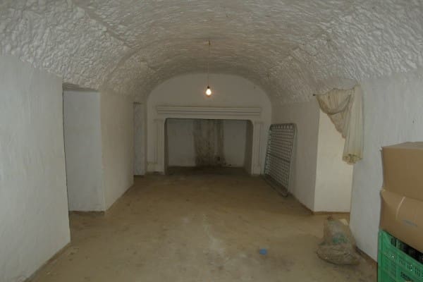 8 bedroom Cave House for sale in Cortes de Baza - € 65,000 (Ref: 9863903)