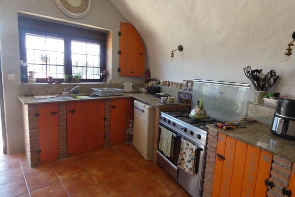 4 bedroom Cave House for sale in Cullar - € 179,000 (Ref: 9863979)
