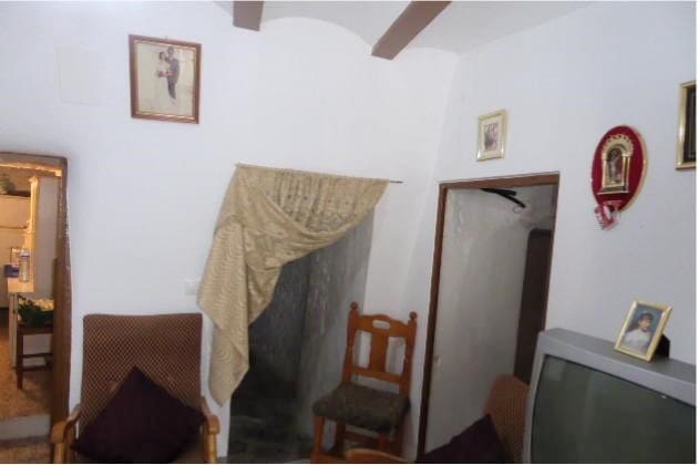 4 slaapkamer Grotwoning te koop in Orce - € 55.000 (Ref: 9883556)
