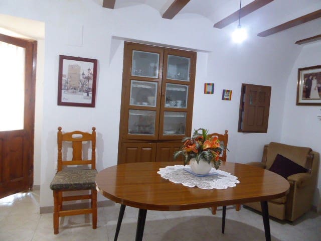4 slaapkamer Grotwoning te koop in Orce - € 55.000 (Ref: 9883556)