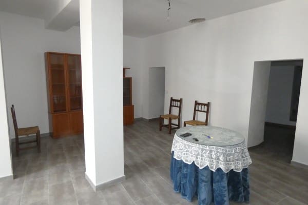 6 soveværelse Hulehus til salg i Freila - € 79.950 (Ref: 9938981)