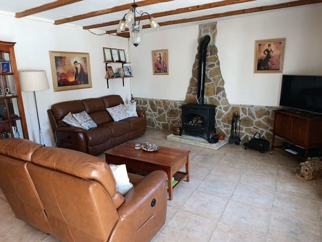 4 soveværelse Finca/Landehus til salg i Zujar med swimmingpool garage - € 166.000 (Ref: 9946786)