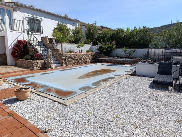 4 soveværelse Finca/Landehus til salg i Zujar med swimmingpool garage - € 166.000 (Ref: 9946786)