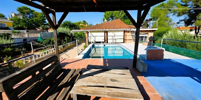 Chalet de 3 habitaciones en Alberic en venta con piscina garaje - 225.000 € (Ref: 10051892)