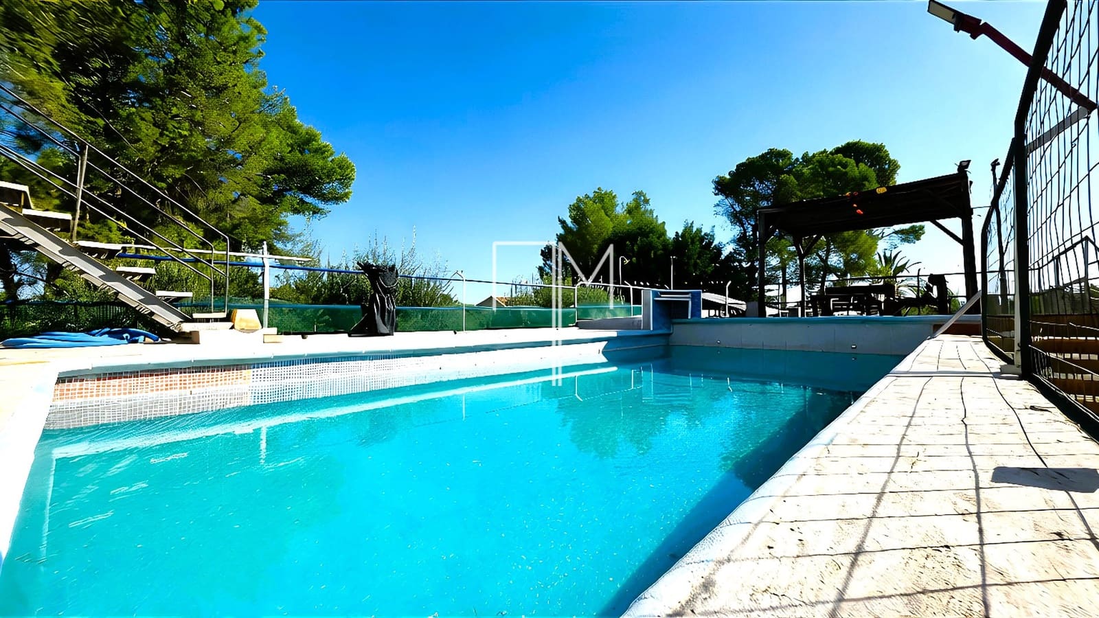 Chalet de 3 habitaciones en Alberic en venta con piscina garaje - 225.000 € (Ref: 10051892)