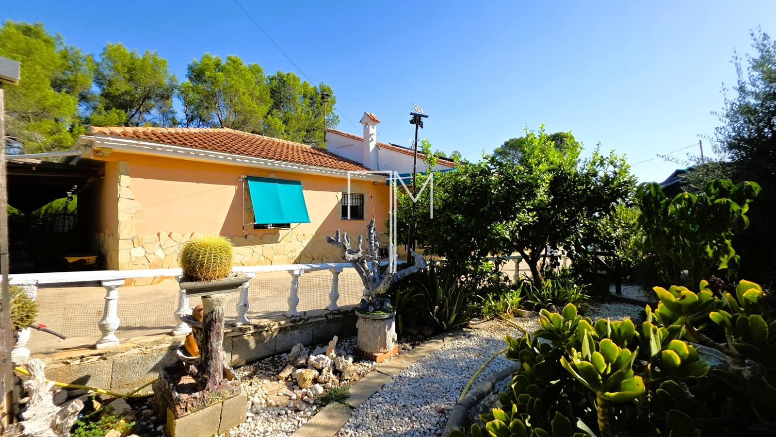 Chalet de 3 habitaciones en Alberic en venta con piscina garaje - 225.000 € (Ref: 10051892)