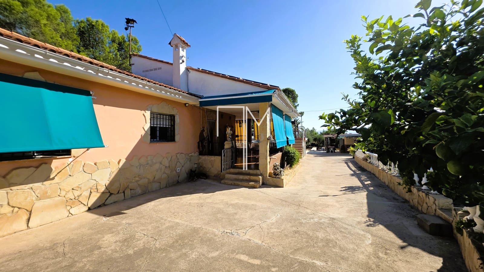 Chalet de 3 habitaciones en Alberic en venta con piscina garaje - 225.000 € (Ref: 10051892)