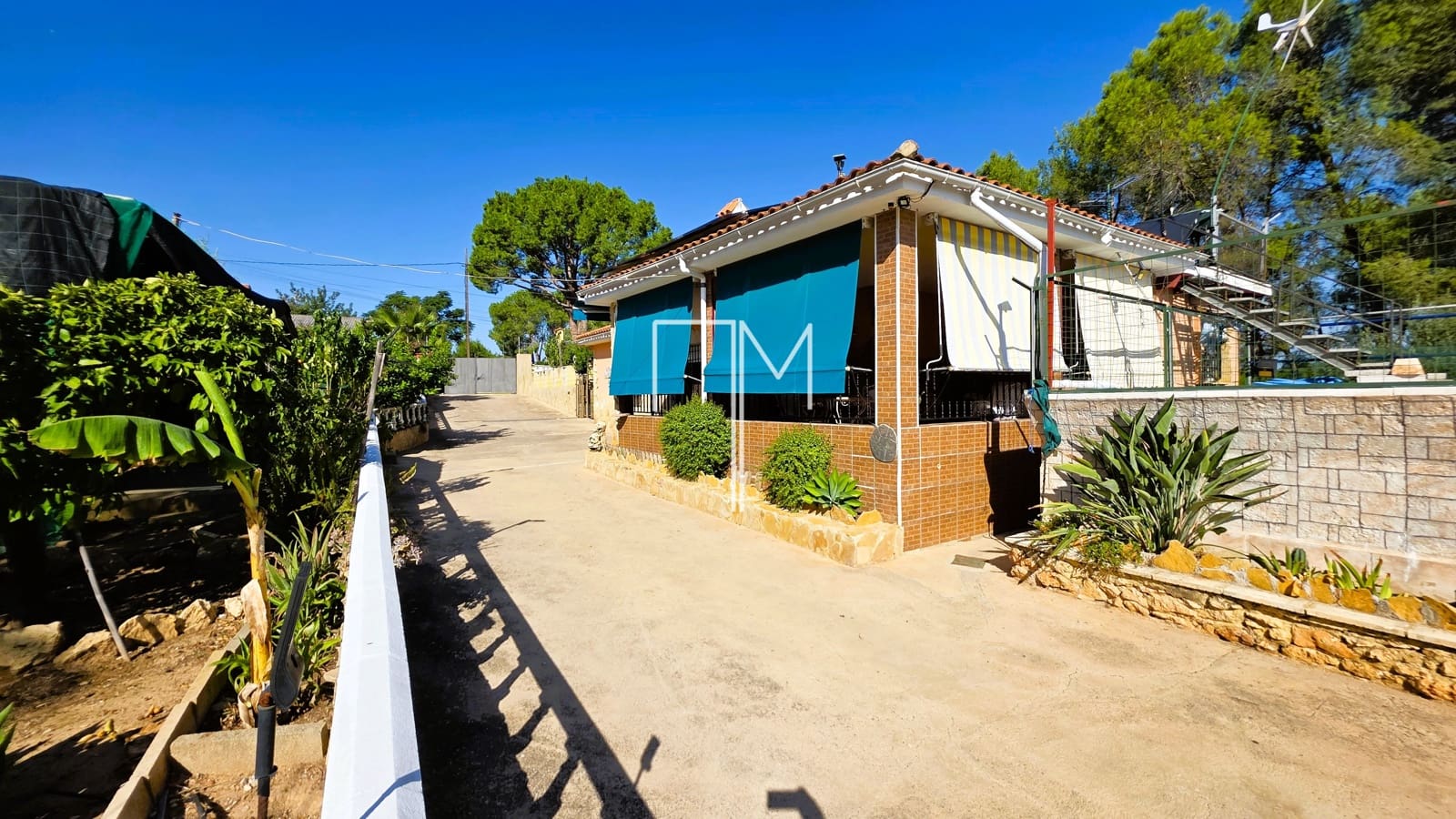 Chalet de 3 habitaciones en Alberic en venta con piscina garaje - 225.000 € (Ref: 10051892)