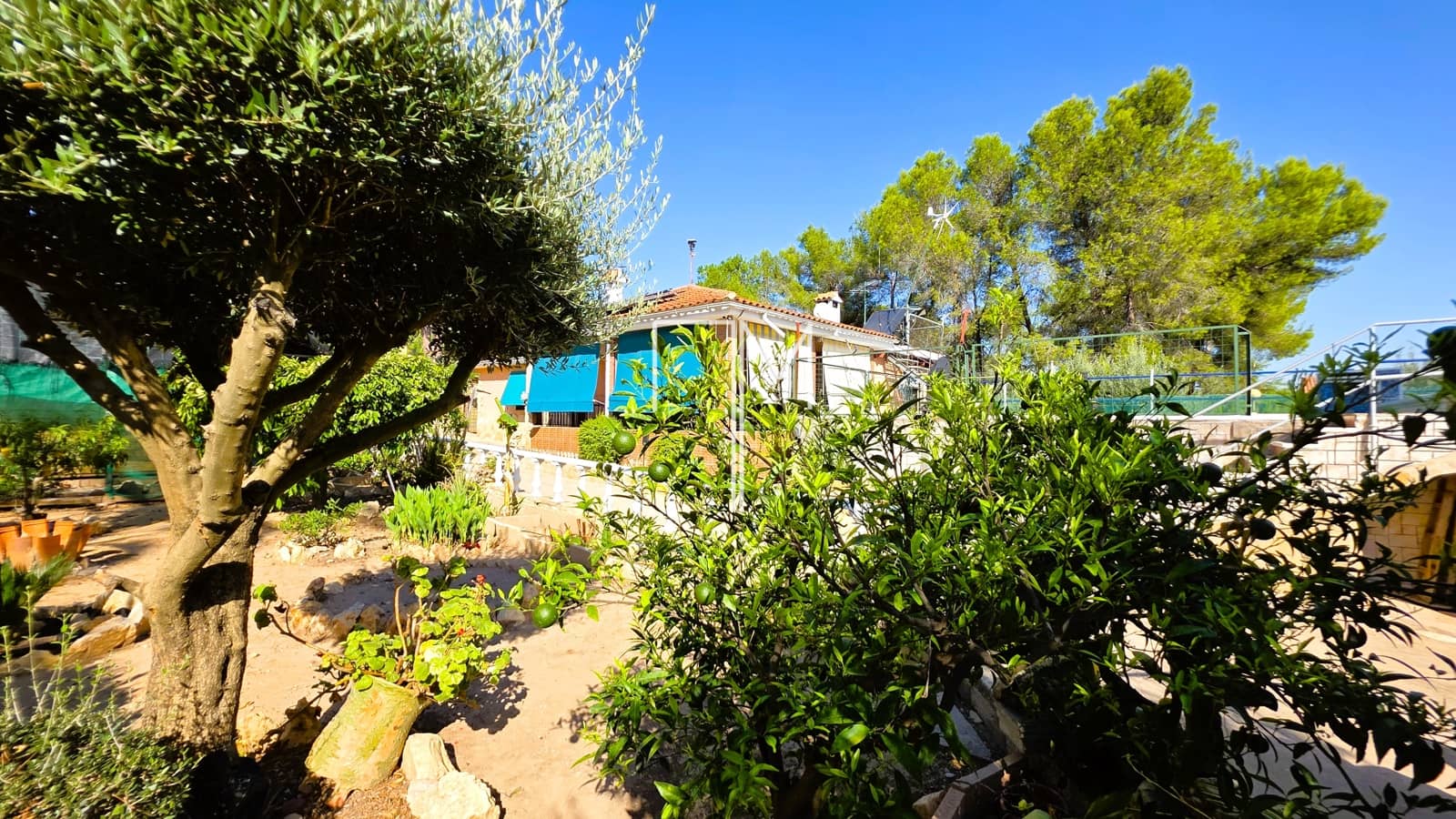 Chalet de 3 habitaciones en Alberic en venta con piscina garaje - 225.000 € (Ref: 10051892)