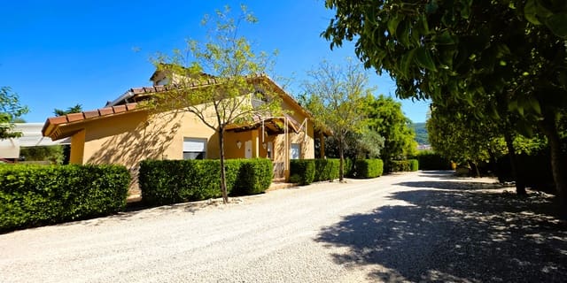7 chambre Finca/Maison de Campagne à vendre à Enguera avec piscine garage - 950 000 € (Ref: 10086915)