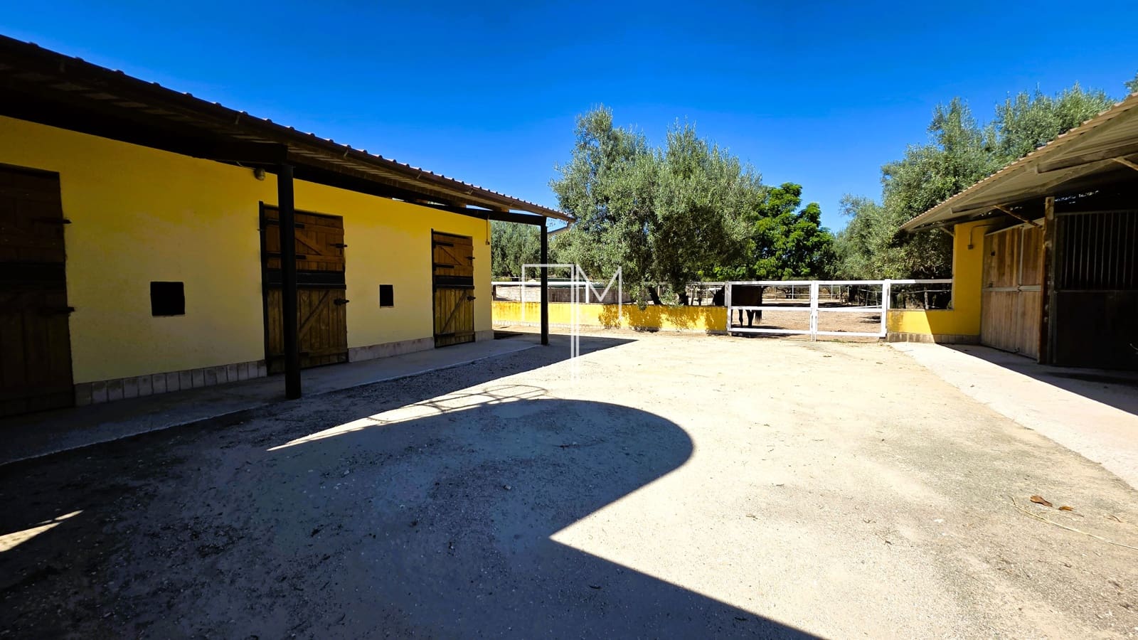 7 chambre Finca/Maison de Campagne à vendre à Enguera avec piscine garage - 950 000 € (Ref: 10086915)