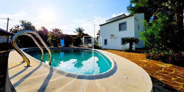 4 chambre Villa/Maison à vendre à Alberic avec piscine garage - 314 995 € (Ref: 10093660)