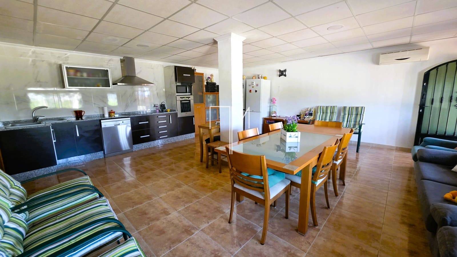 Chalet de 4 habitaciones en Xàtiva en venta con piscina garaje - 270.000 € (Ref: 10144756)