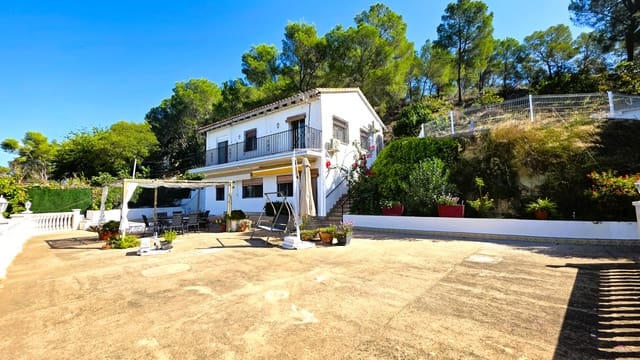 4 slaapkamer Villa te koop in Xàtiva met zwembad garage - € 270.000 (Ref: 10144756)