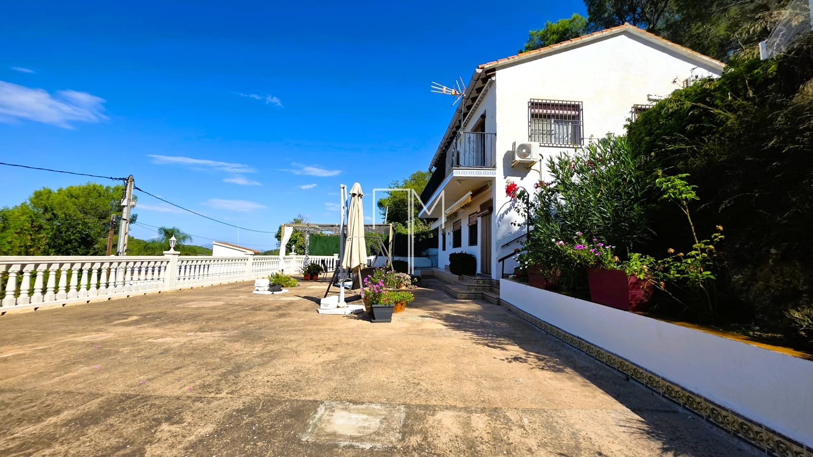 Chalet de 4 habitaciones en Xàtiva en venta con piscina garaje - 270.000 € (Ref: 10144756)