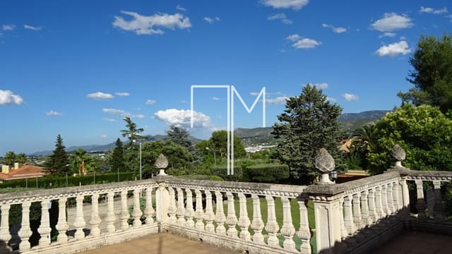 3 sypialnia Willa na sprzedaż w Ontinyent z basenem garażem - 1 455 000 € (Ref: 6456212)