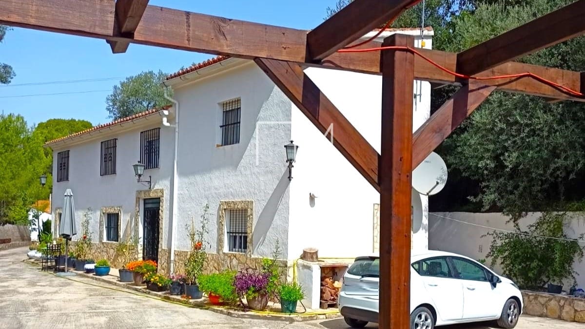 Finca/Herregård til salgs i Xativa med svømmebasseng - € 589 995 (Ref: 8246455)