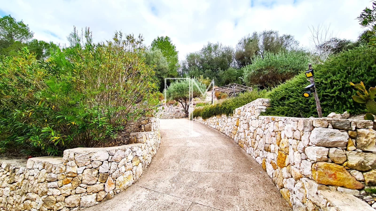 Finca/Herregård til salgs i Xativa med svømmebasseng - € 589 995 (Ref: 8246455)