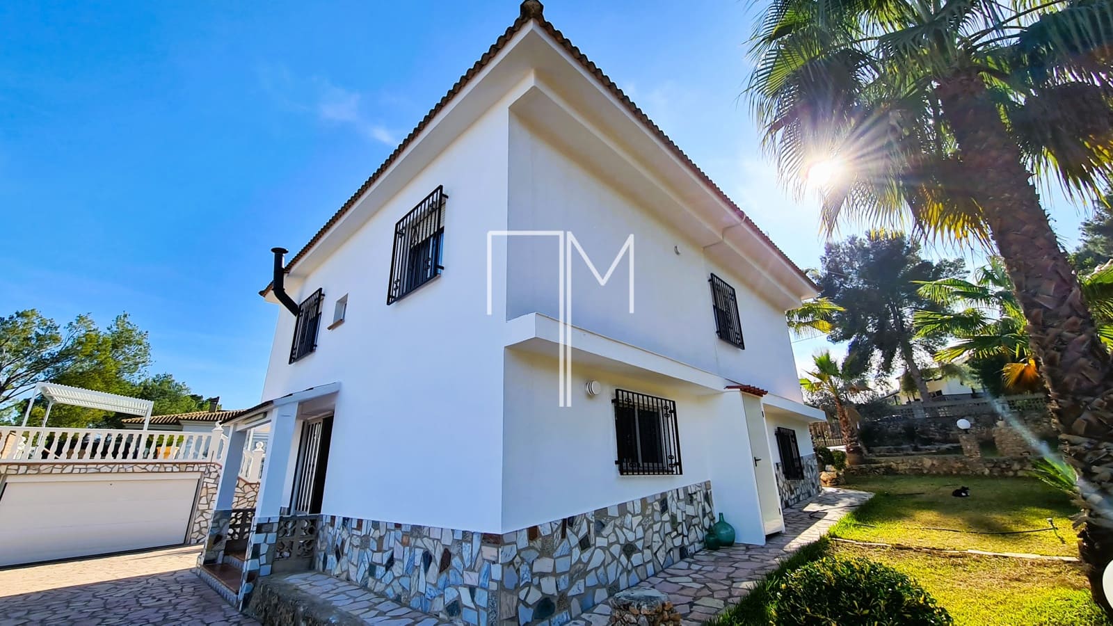 4 soveværelse Villa til salg i Alberic med swimmingpool garage - € 355.000 (Ref: 8449673)