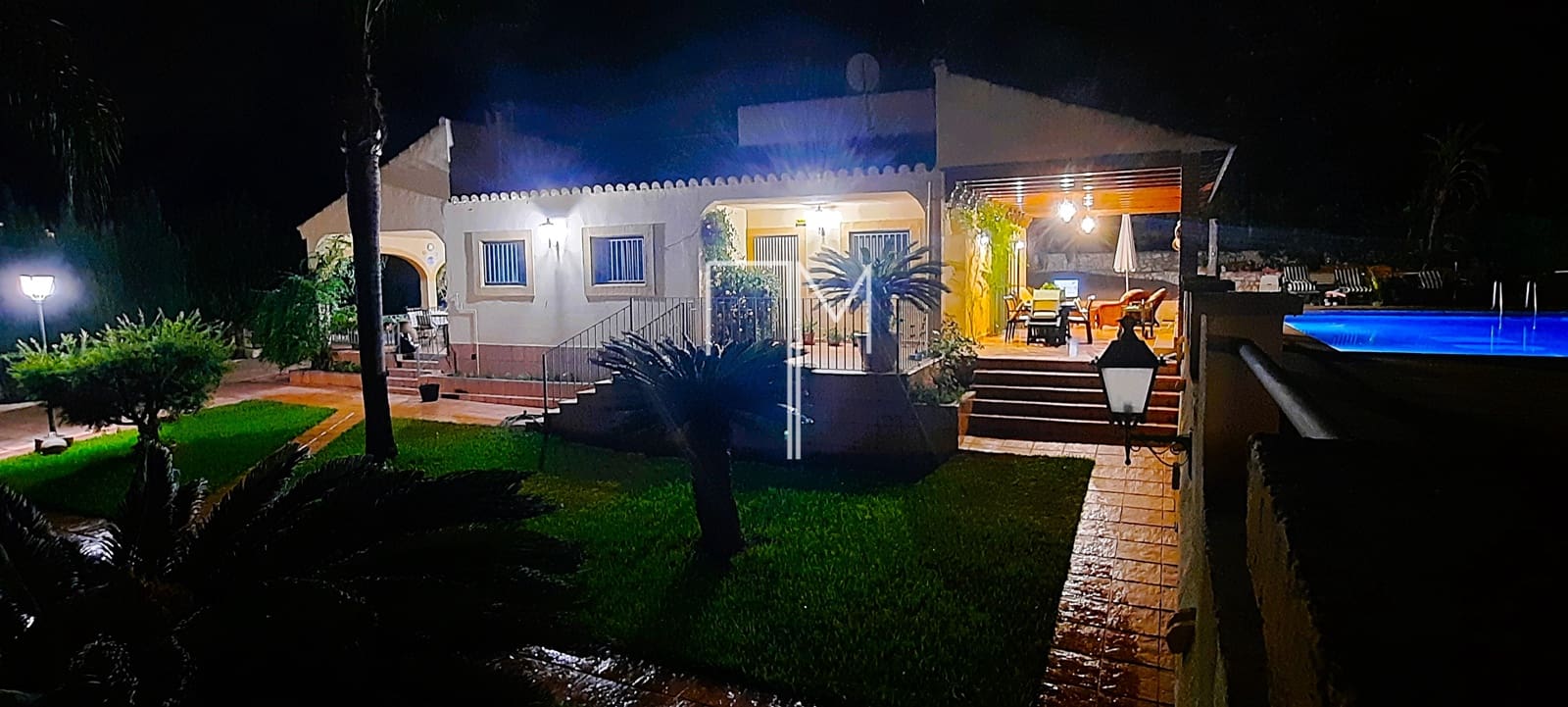 3 sovrum Villa till salu i Alberic med pool garage - 390 000 € (Ref: 8581169)