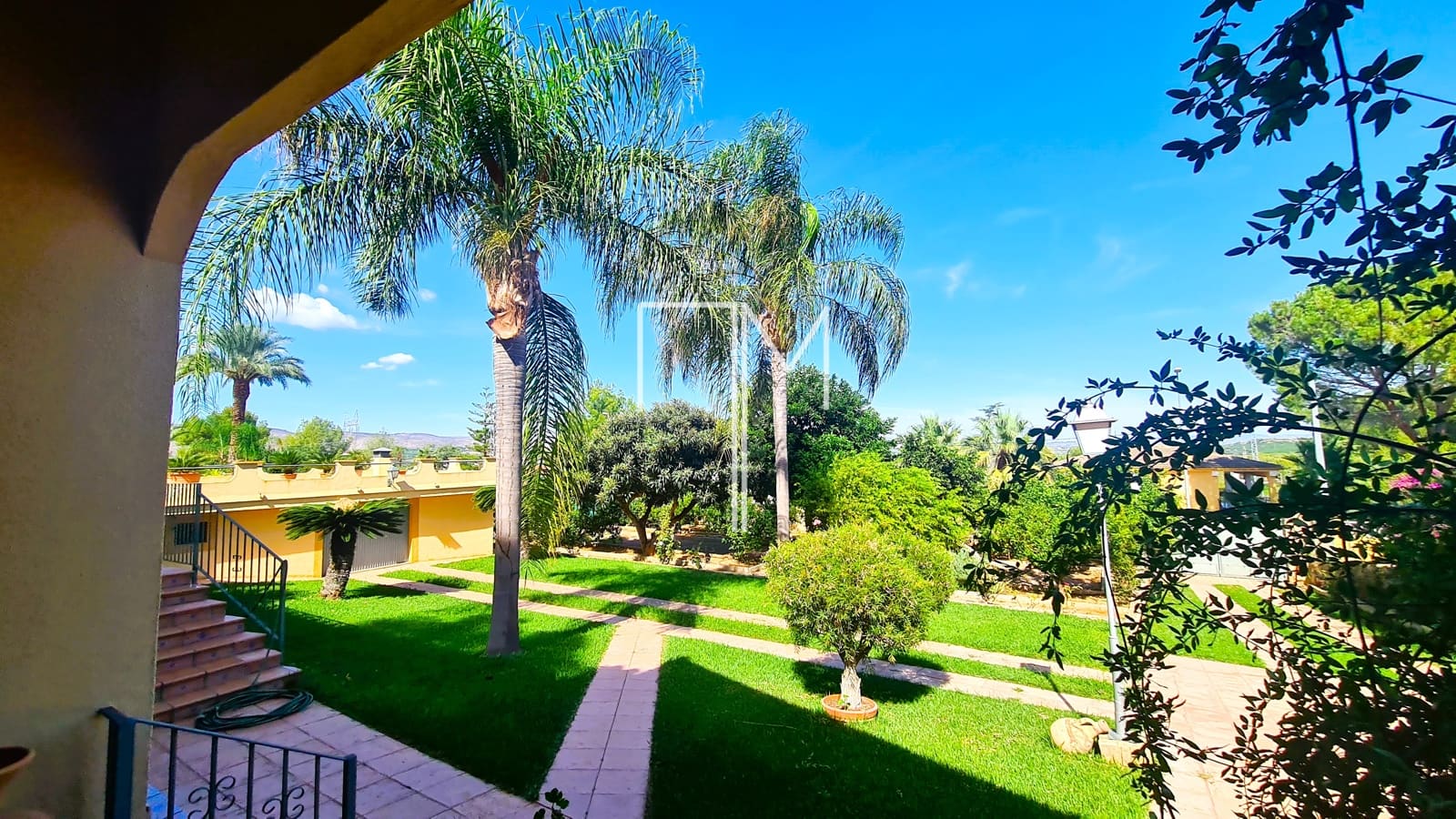 3 sovrum Villa till salu i Alberic med pool garage - 390 000 € (Ref: 8581169)