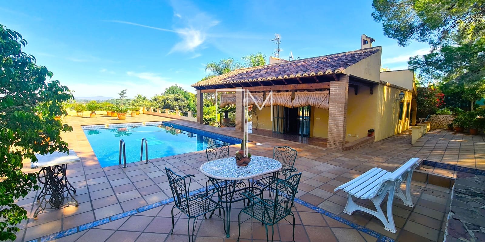 3 sovrum Villa till salu i Alberic med pool garage - 390 000 € (Ref: 8581169)