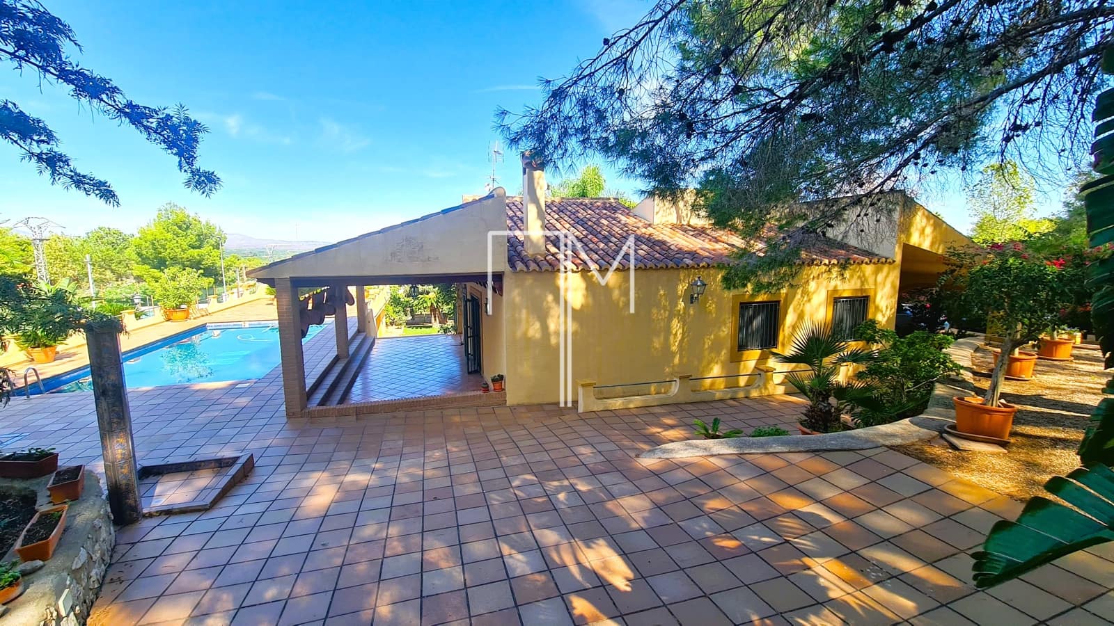 3 sovrum Villa till salu i Alberic med pool garage - 390 000 € (Ref: 8581169)