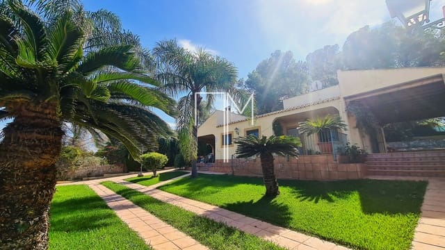 3 sovrum Villa till salu i Alberic med pool garage - 390 000 € (Ref: 8581169)