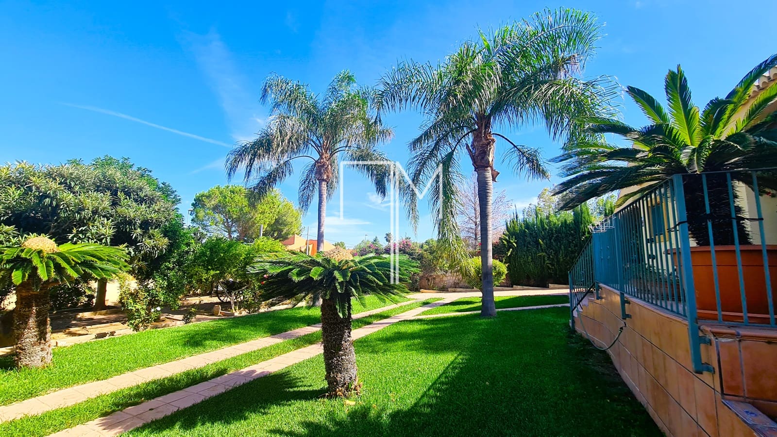 3 sovrum Villa till salu i Alberic med pool garage - 390 000 € (Ref: 8581169)