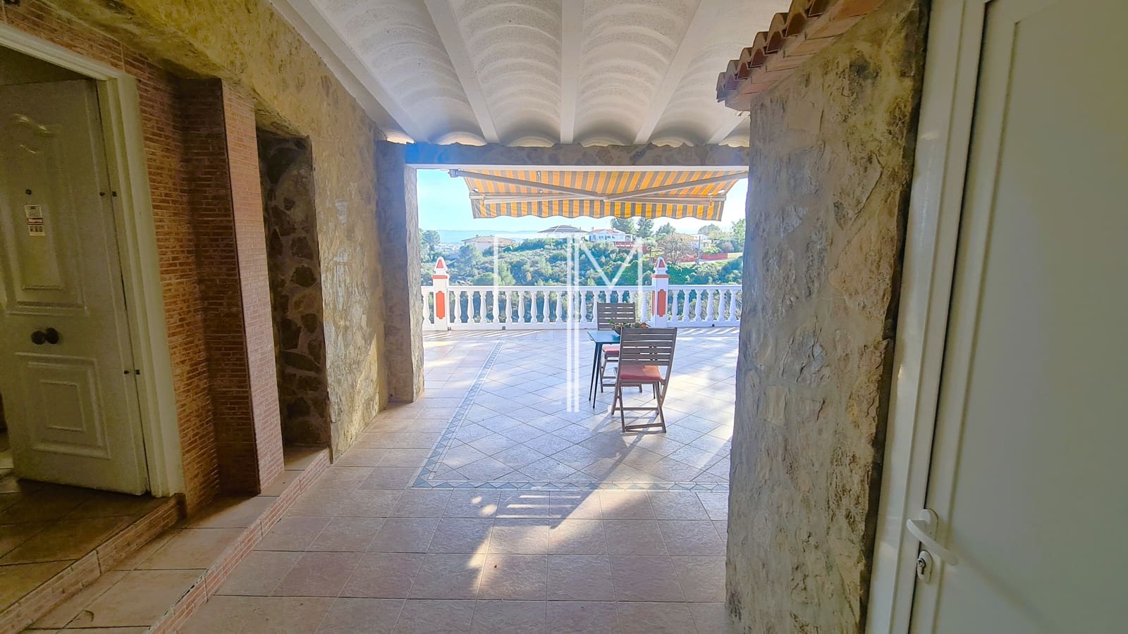 3 soverom Villa til salgs i Alberic med svømmebasseng garasje - € 349 000 (Ref: 8736997)