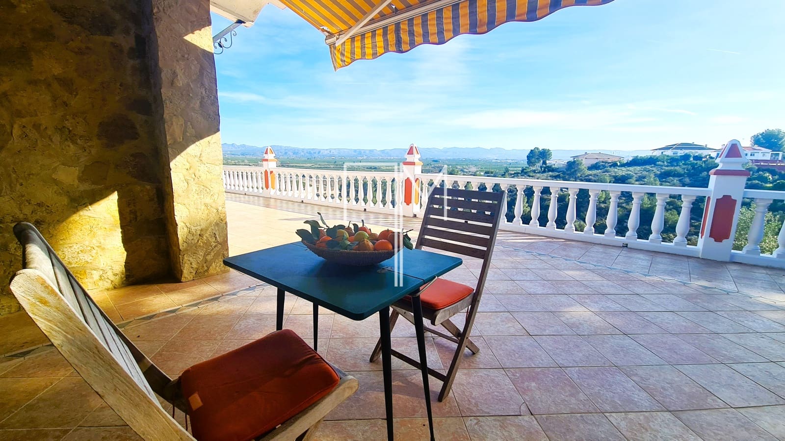 3 soverom Villa til salgs i Alberic med svømmebasseng garasje - € 349 000 (Ref: 8736997)