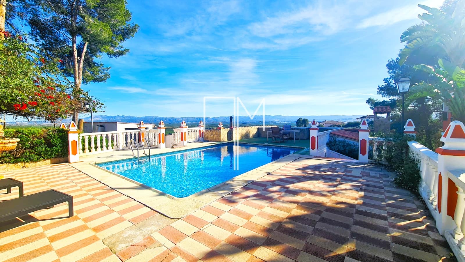 3 soverom Villa til salgs i Alberic med svømmebasseng garasje - € 349 000 (Ref: 8736997)