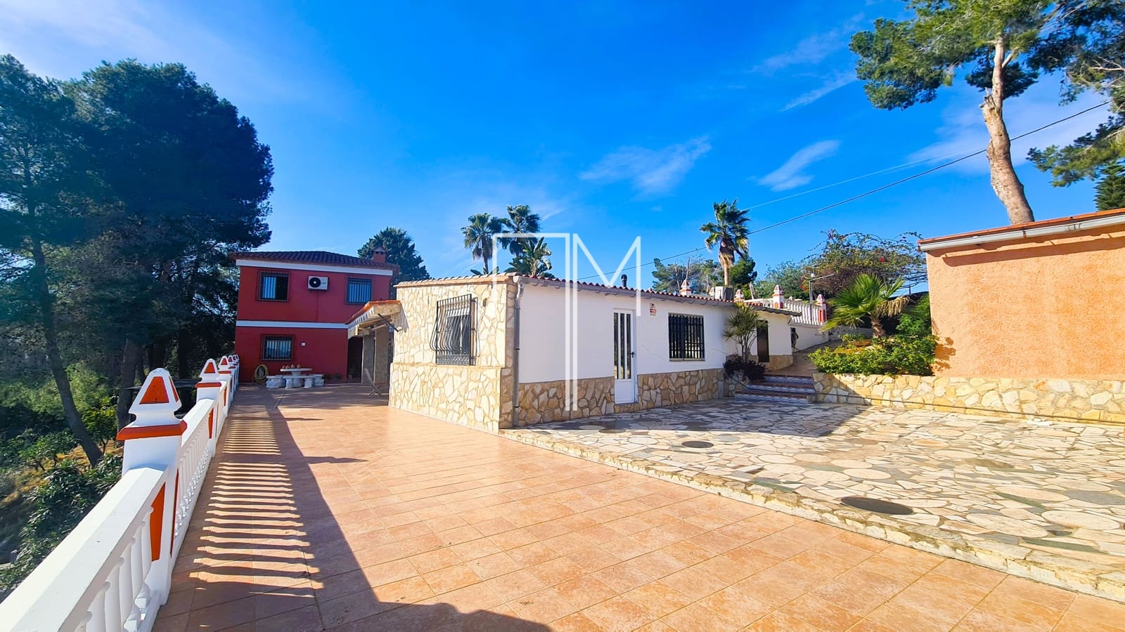 3 soverom Villa til salgs i Alberic med svømmebasseng garasje - € 349 000 (Ref: 8736997)