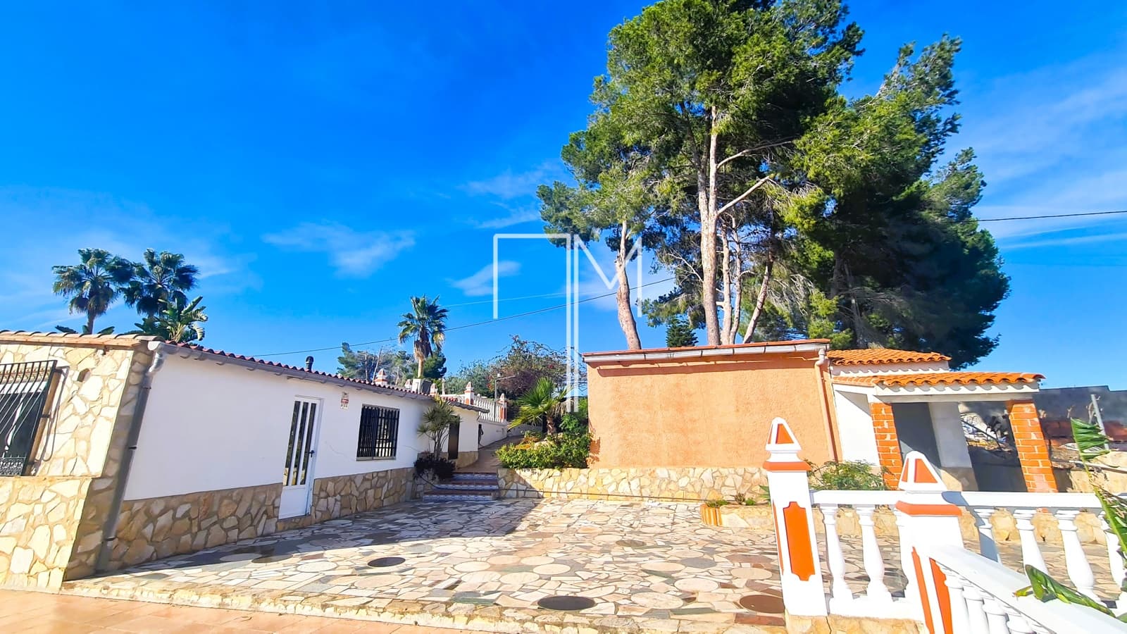 3 soverom Villa til salgs i Alberic med svømmebasseng garasje - € 349 000 (Ref: 8736997)