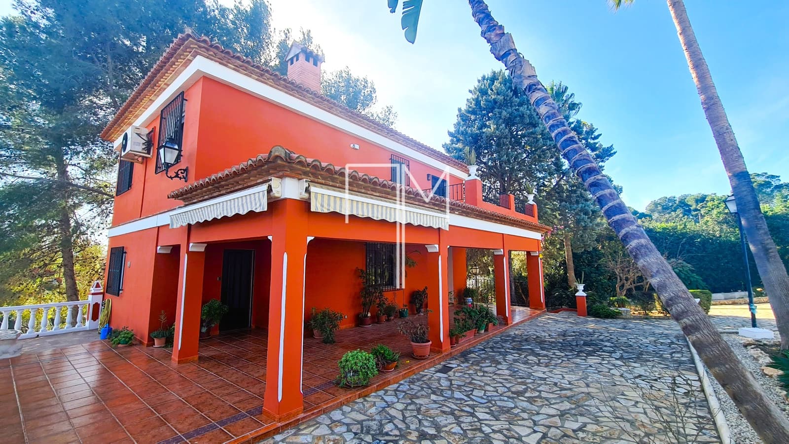 3 soverom Villa til salgs i Alberic med svømmebasseng garasje - € 349 000 (Ref: 8736997)