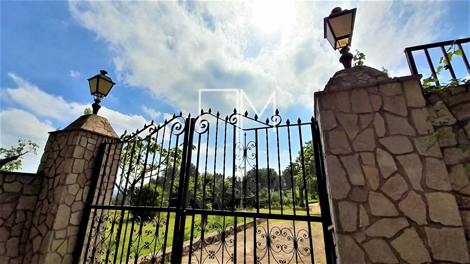 5 soveværelse Finca/Landehus til salg i Xativa med swimmingpool garage - € 395.000 (Ref: 8830544)