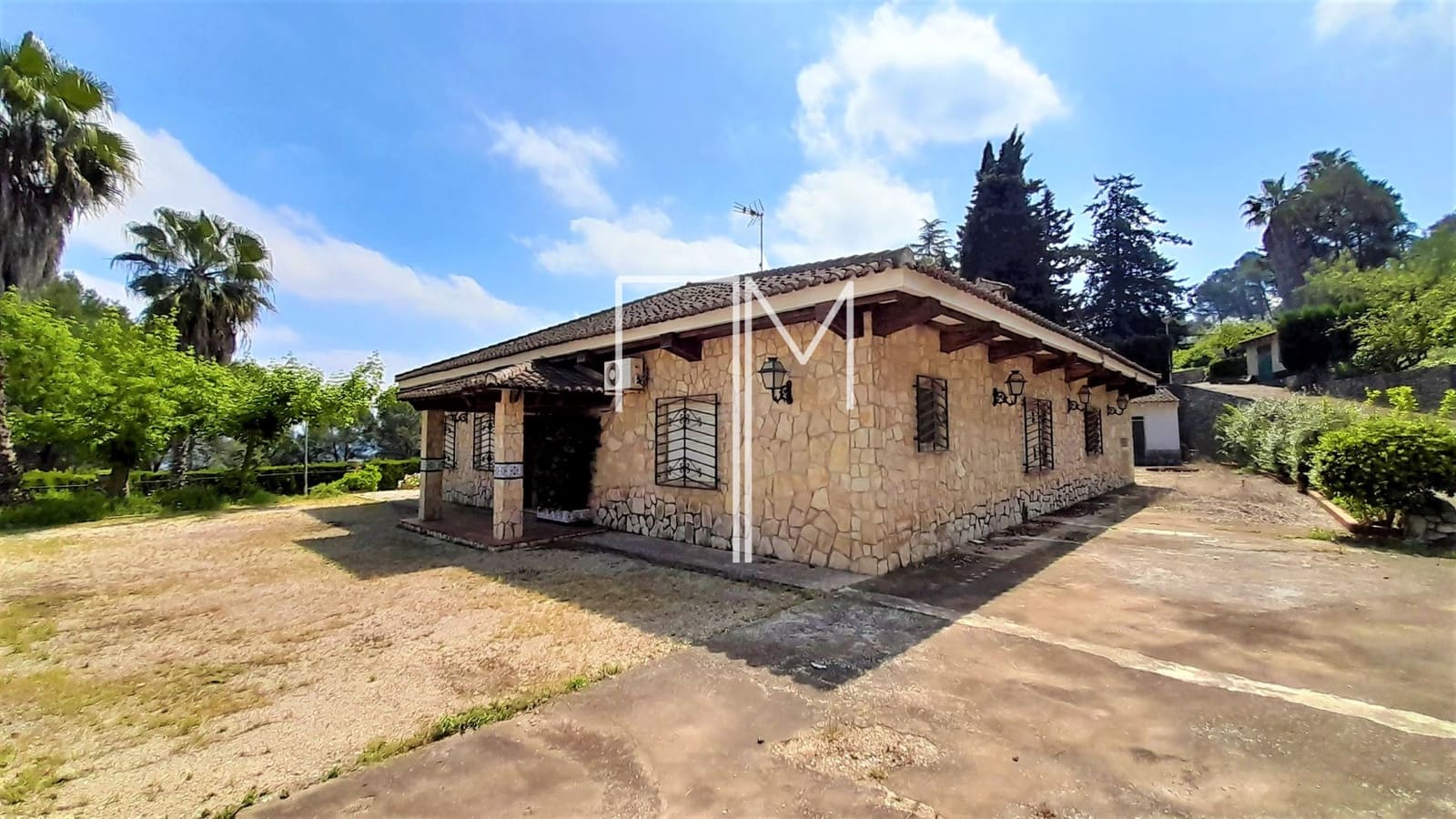 5 soveværelse Finca/Landehus til salg i Xativa med swimmingpool garage - € 395.000 (Ref: 8830544)