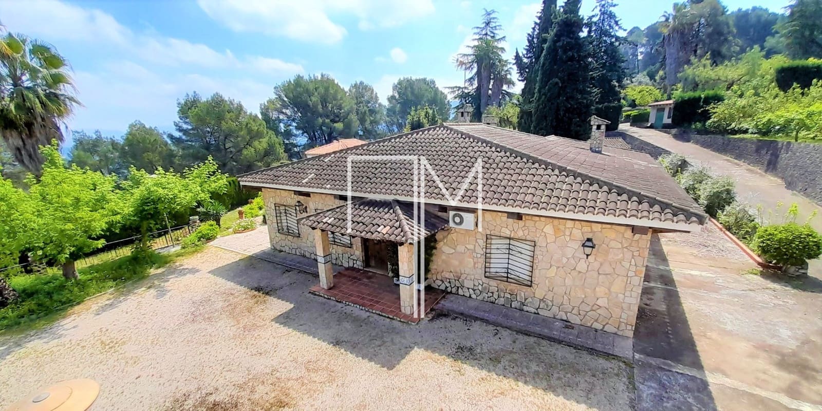 5 soveværelse Finca/Landehus til salg i Xativa med swimmingpool garage - € 395.000 (Ref: 8830544)