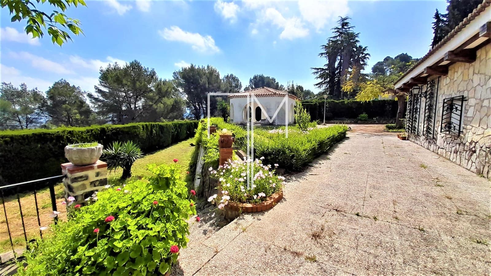 5 soveværelse Finca/Landehus til salg i Xativa med swimmingpool garage - € 395.000 (Ref: 8830544)