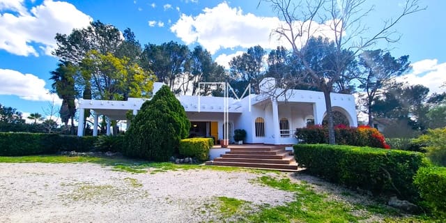 4 soveværelse Villa til salg i Xàtiva med swimmingpool - € 390.000 (Ref: 8893470)