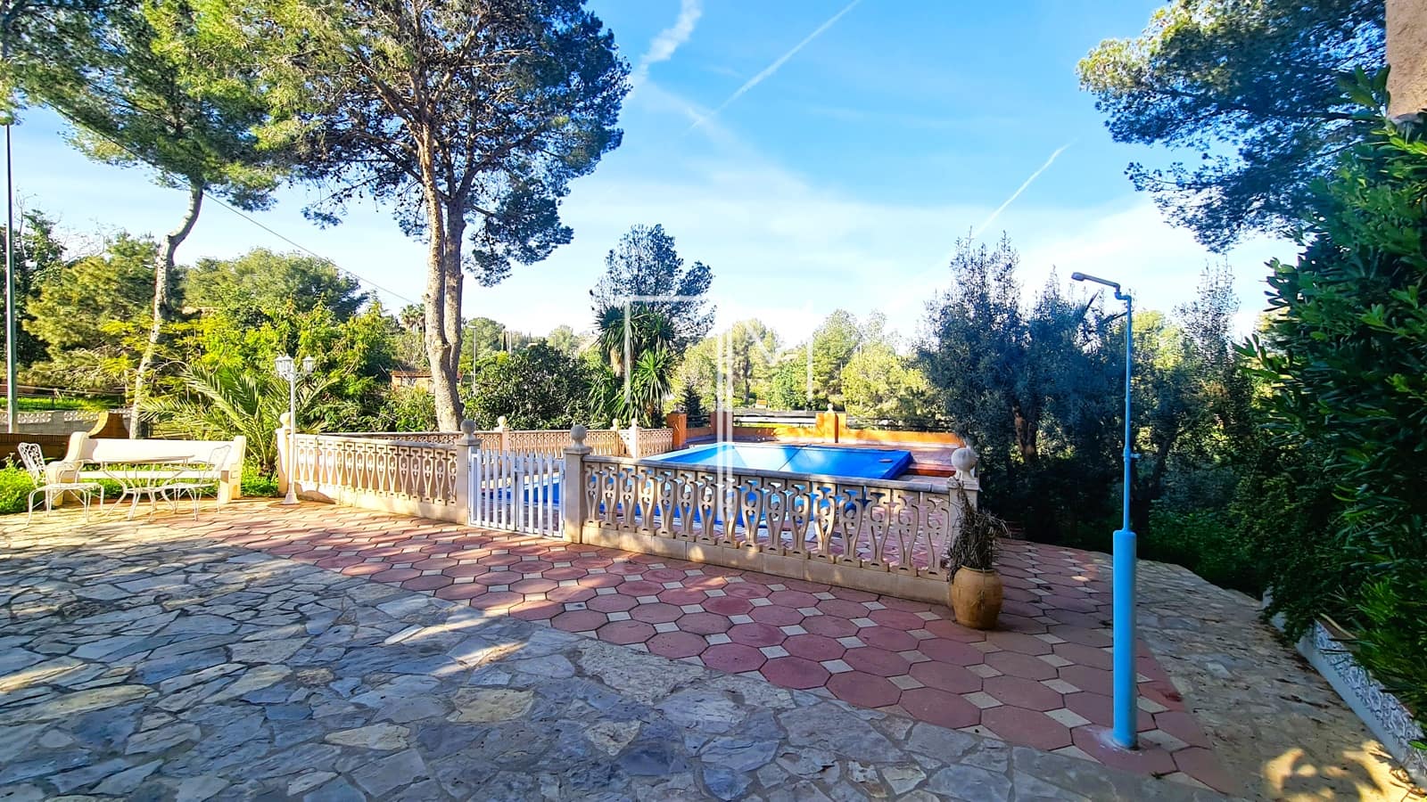 4 chambre Villa/Maison à vendre à Alberic avec piscine garage - 290 000 € (Ref: 8910253)