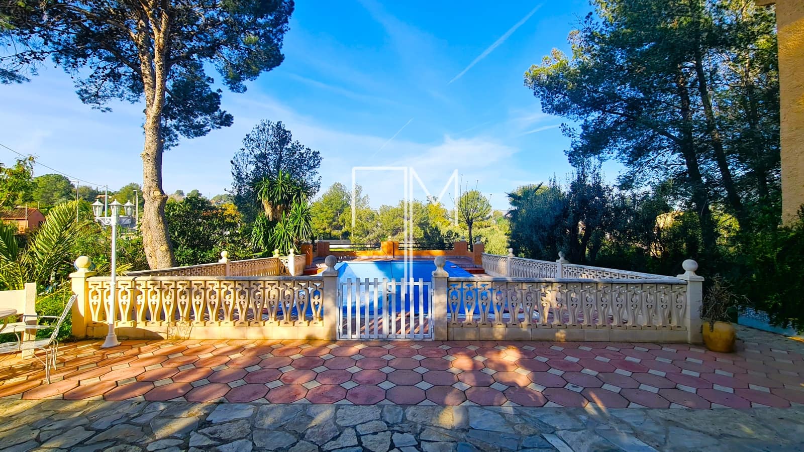 4 chambre Villa/Maison à vendre à Alberic avec piscine garage - 290 000 € (Ref: 8910253)