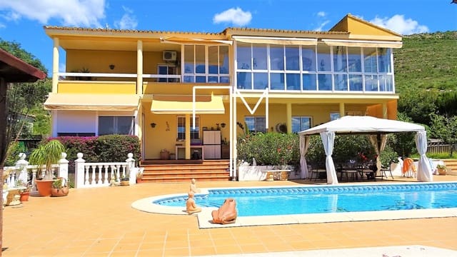 4 soveværelse Villa til salg i Barxeta med swimmingpool garage - € 349.000 (Ref: 8992152)