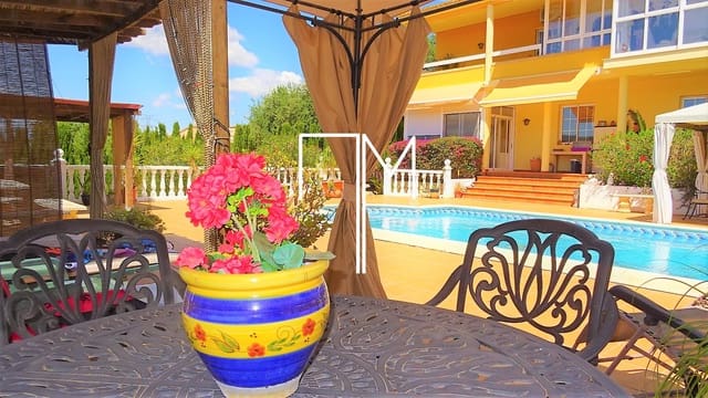 4 soveværelse Villa til salg i Barxeta med swimmingpool garage - € 349.000 (Ref: 8992152)