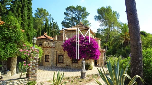 Chalet de 3 habitaciones en Xàtiva en venta con piscina garaje - 650.000 € (Ref: 9018977)
