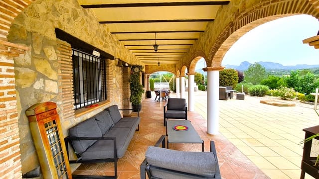 Chalet de 4 habitaciones en Barxeta en venta con piscina garaje - 425.000 € (Ref: 9058279)