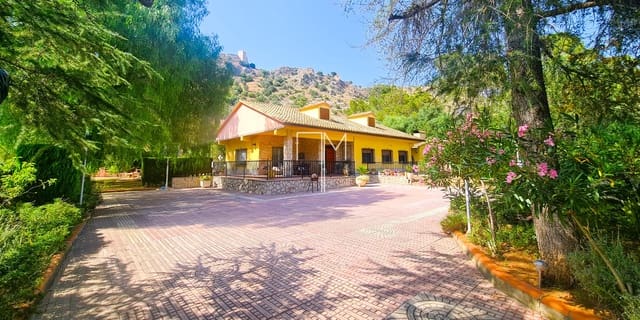 4 slaapkamer Villa te koop in Xàtiva met zwembad garage - € 375.000 (Ref: 9085641)