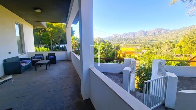 5 soveværelse Villa til salg i Alzira med swimmingpool - € 390.000 (Ref: 9130148)