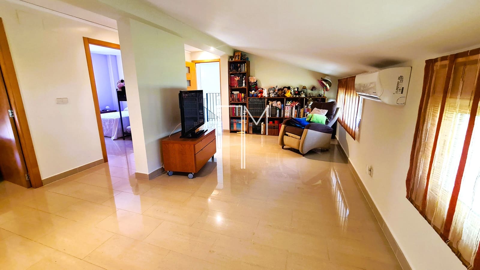 4 bedroom Villa for sale in Alberic with pool garage - € 360,000 (Ref: 9153166)