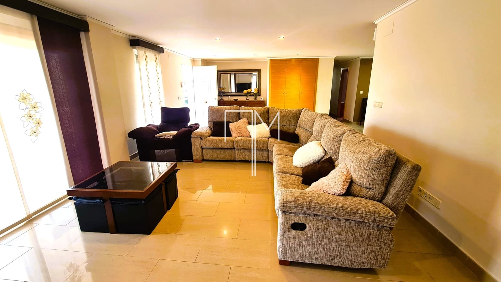 4 bedroom Villa for sale in Alberic with pool garage - € 360,000 (Ref: 9153166)